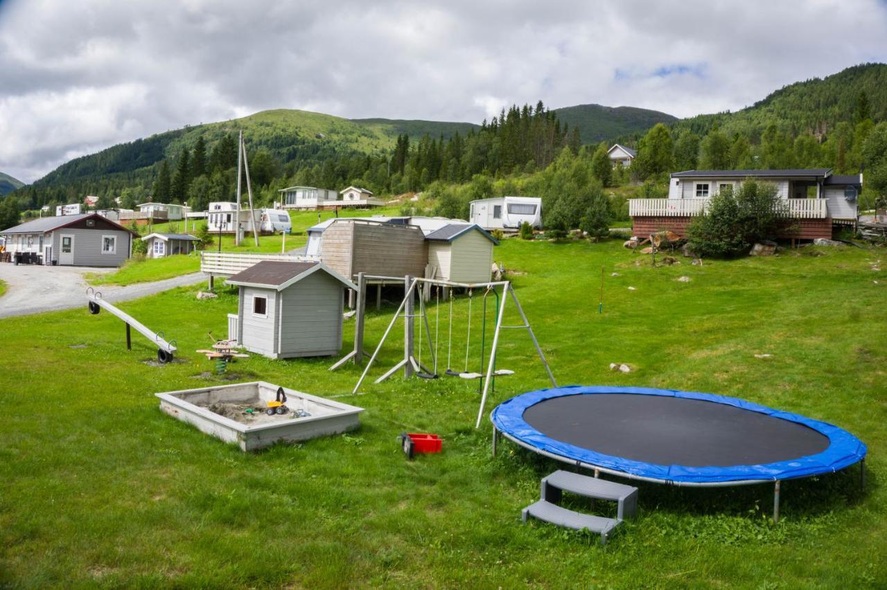 Smordal Hytteutleie Og Camping Hotel นอร์ดฟยอร์ไดด์ ภายนอก รูปภาพ